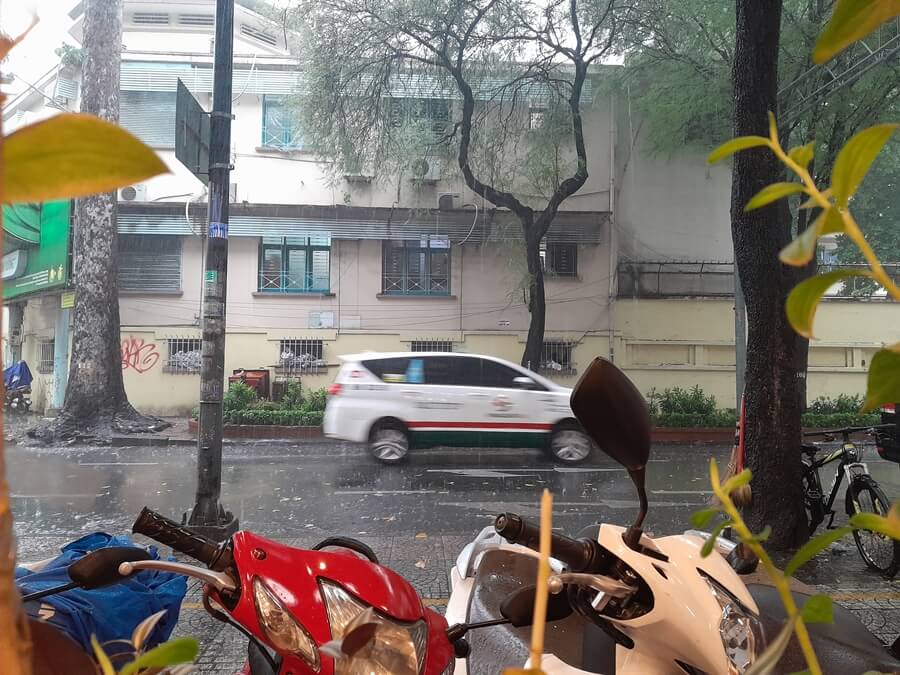 Deszczowy dzień w Ho Chi Minh City