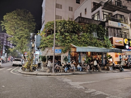 Đường Phó Đức Chính