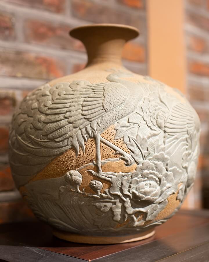 Lọ gốm xứ Bát Tràng