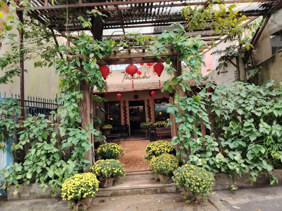 Quán Cà Phê Thành trên đường Văn Cao