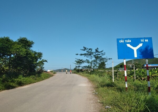 Bảng chỉ đường đi Huyền Không Sơn Thượng