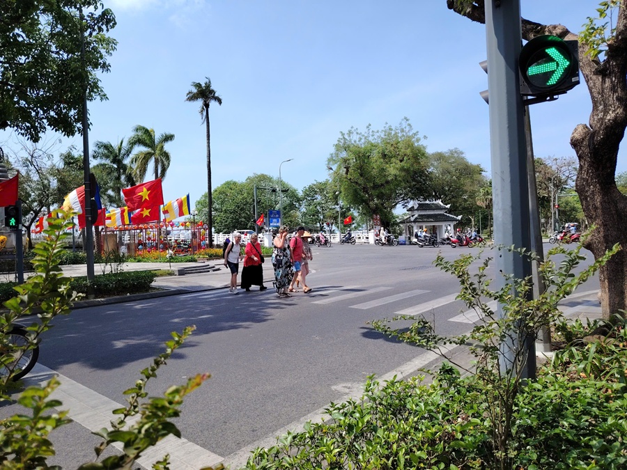 Trải nghiệm qua đường của du khách