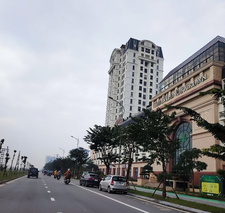 Monor Crown Huế