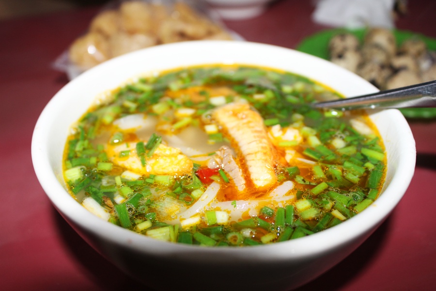 Bánh canh – đặc sản Huế nổi tiếng của Duyên hải miền Trung Việt Nam