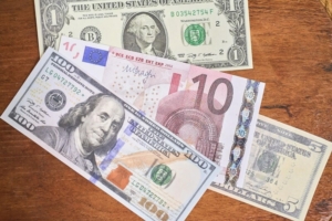 currency to carry to vietnam
