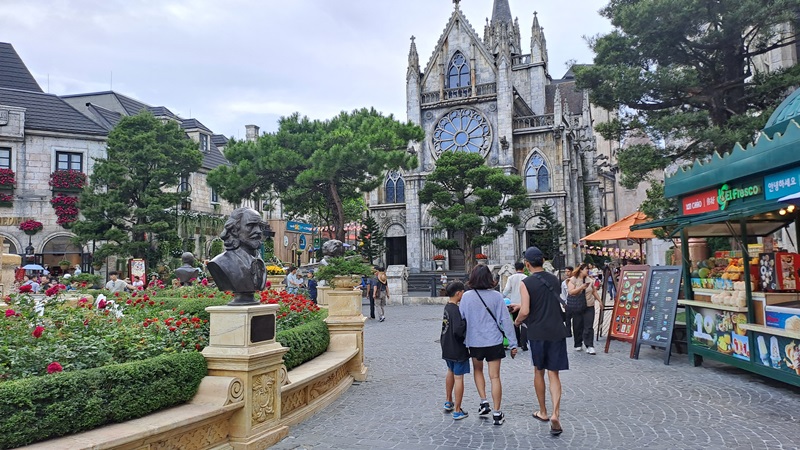 visit ba na hills from hoi an