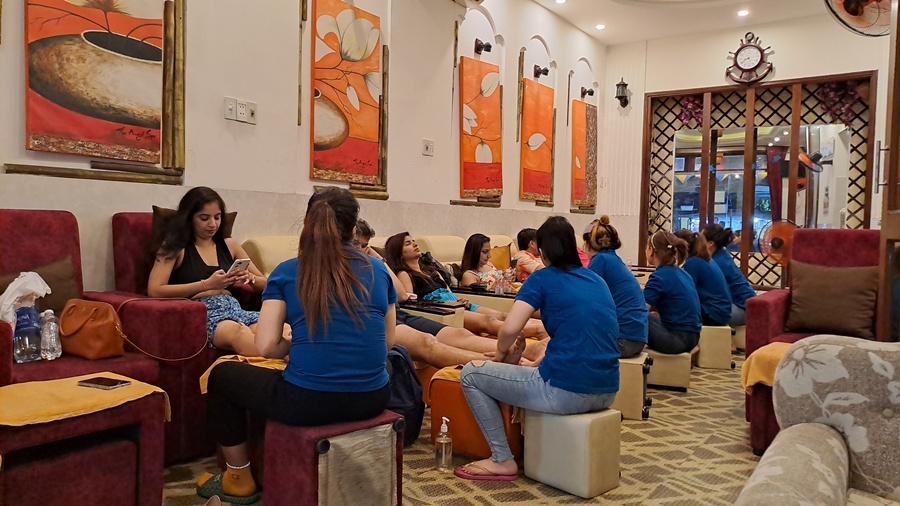 Foot massage in Hoi An night market