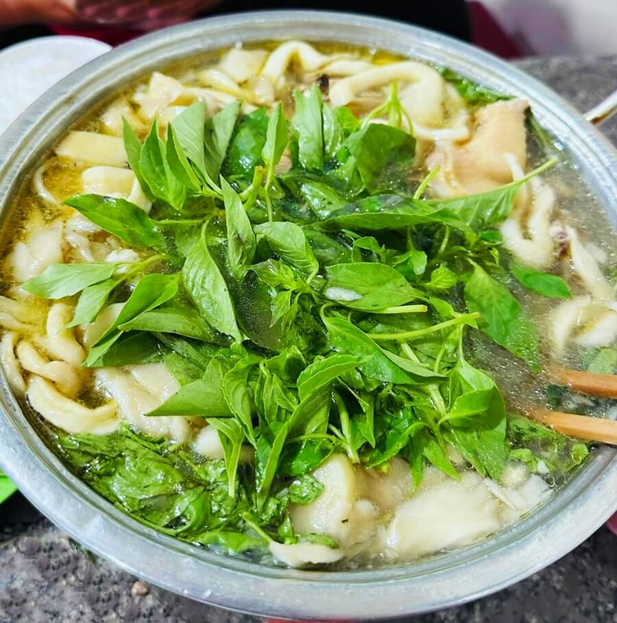 E Leaf Chicken Hot Pot