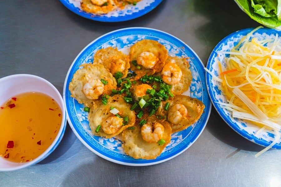 Banh Khot Vung Tau is one of popular Southern foods.
