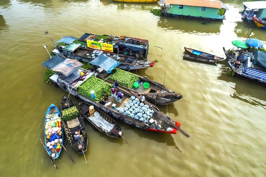 Cai Rang Market in Can Tho, South Vietnam
