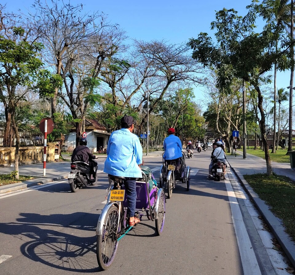 Cyclo tour in Hue City
