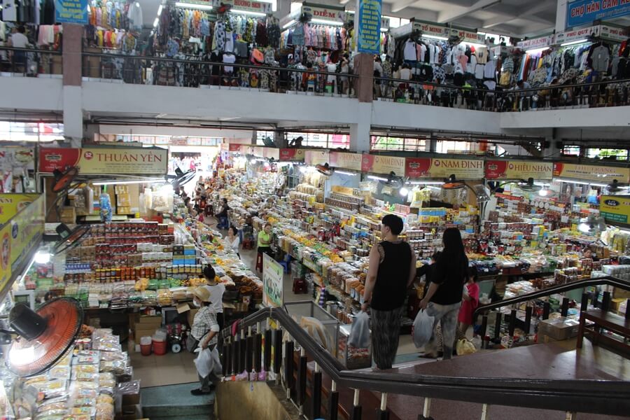 Inside Han Market in Da Nang
