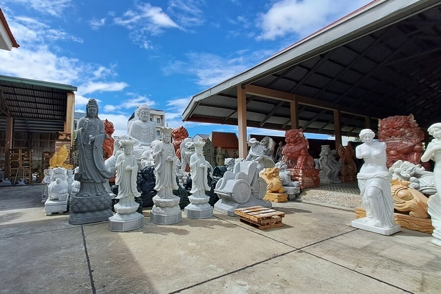 Marble Statues in Non Nuoc Village Da Nang