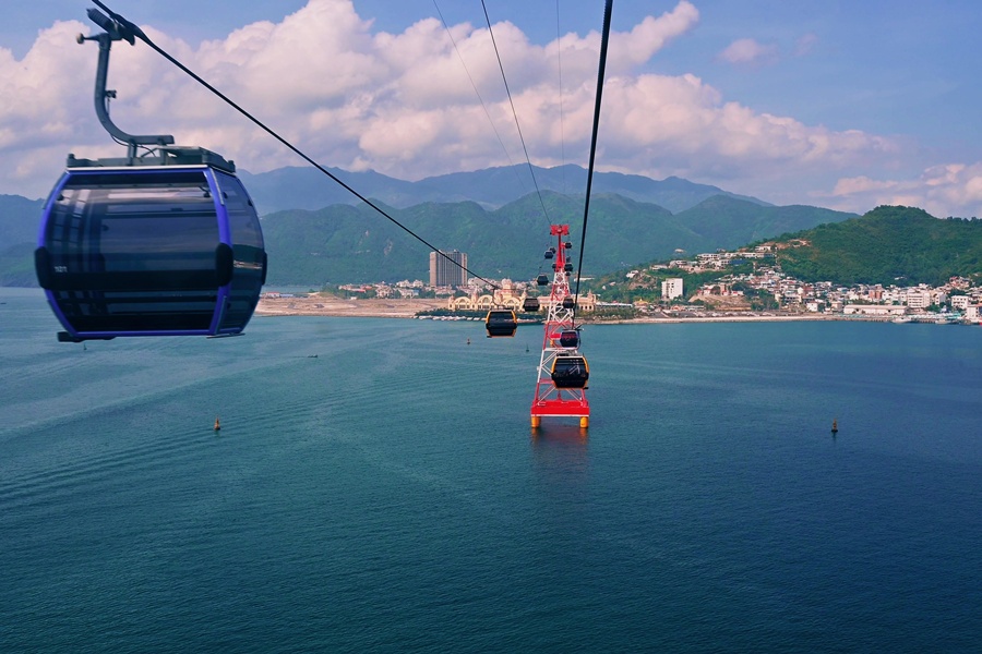 Cable car to Vinpearl Island
