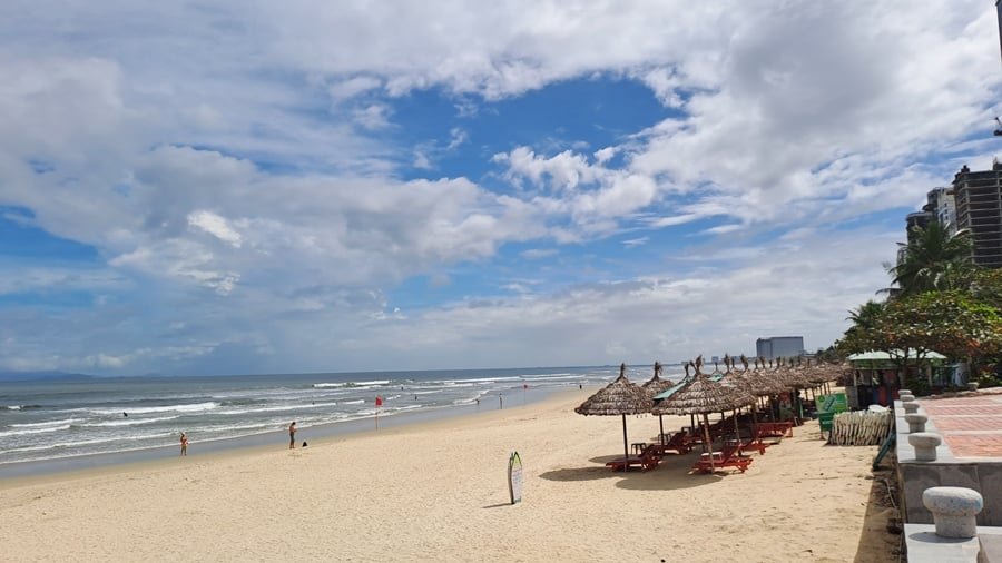 My Khe Beach - A beautiful stop on the journey from Hue to Hoi An