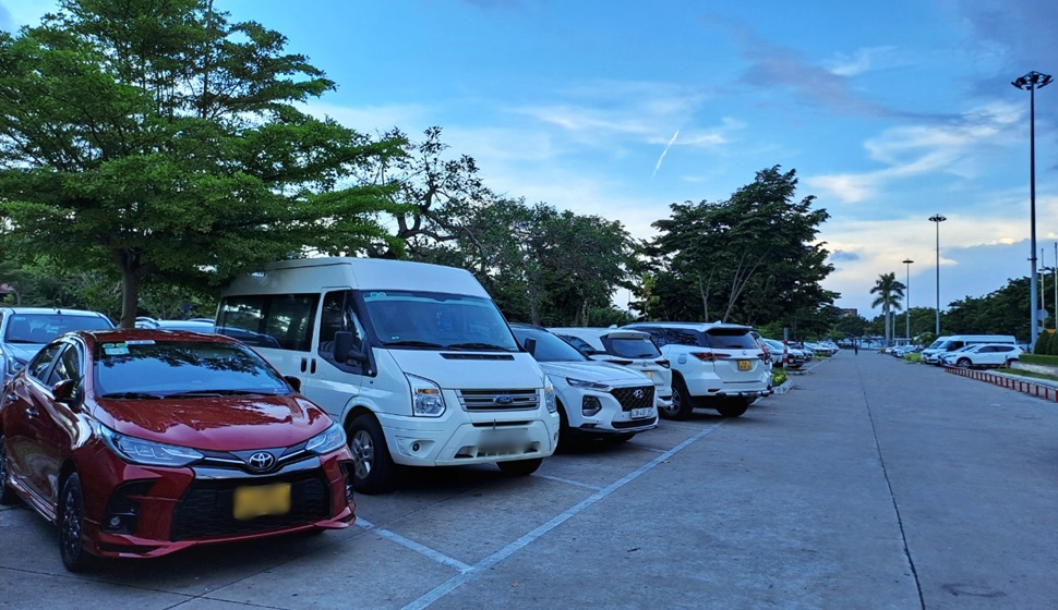 Rent 16 seater van in Da Nang City