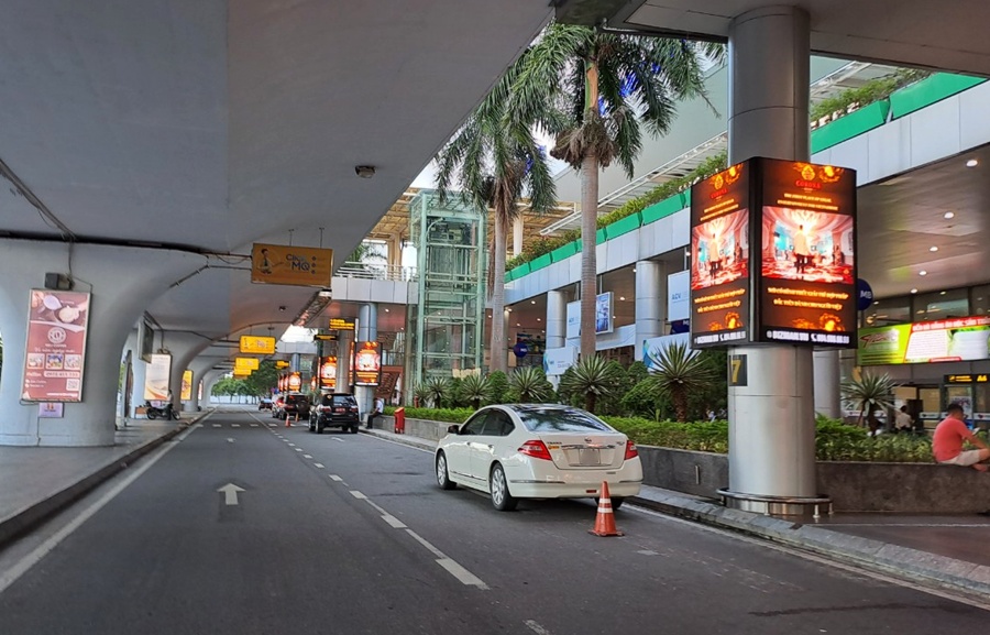 Technology Car Service in Da Nang International Airport to Hoi An