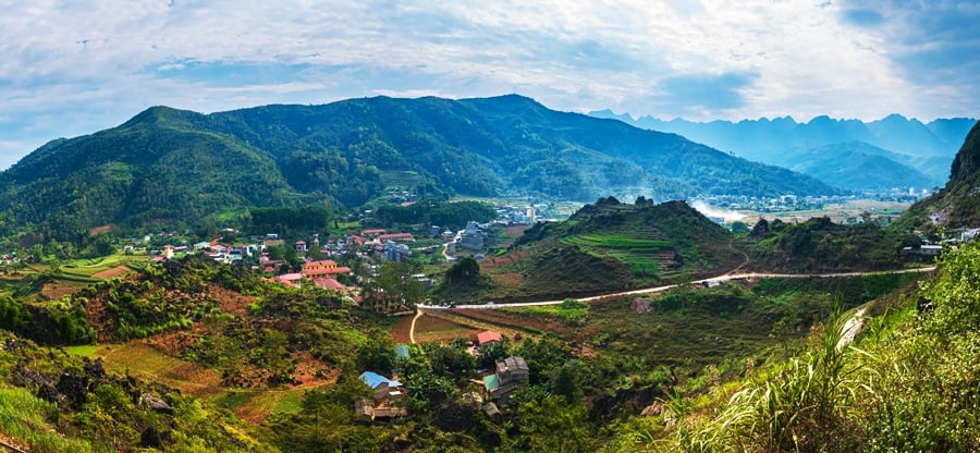 Explore the beautiful landscapes in Ha Giang