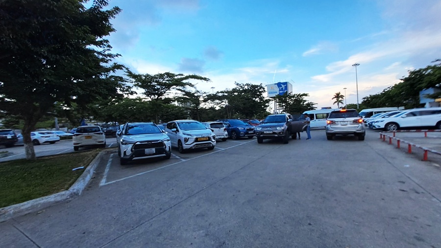 Private car transfer from Da Nang Airport to Hoi An
