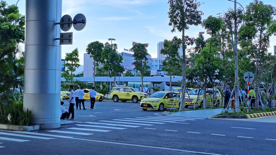 Traditional taxi in Da Nang airport for transferring to Hoi An