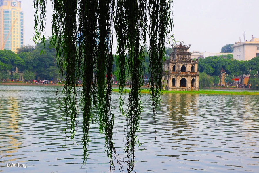 Visit Turtle Tower in Hanoi