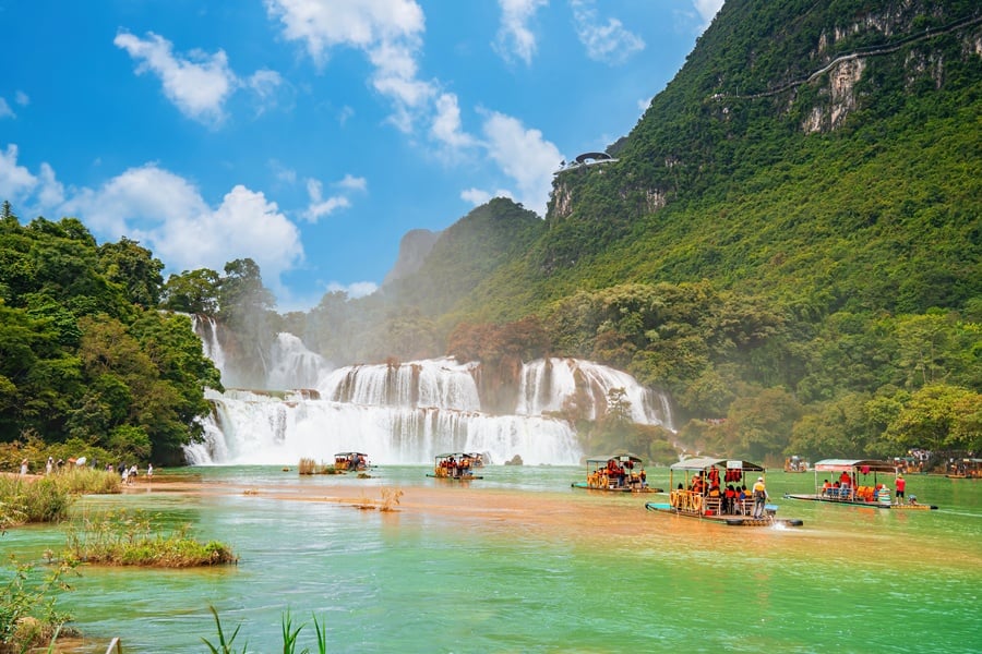 Visit Ban Gioc Waterfall in Cao Bang