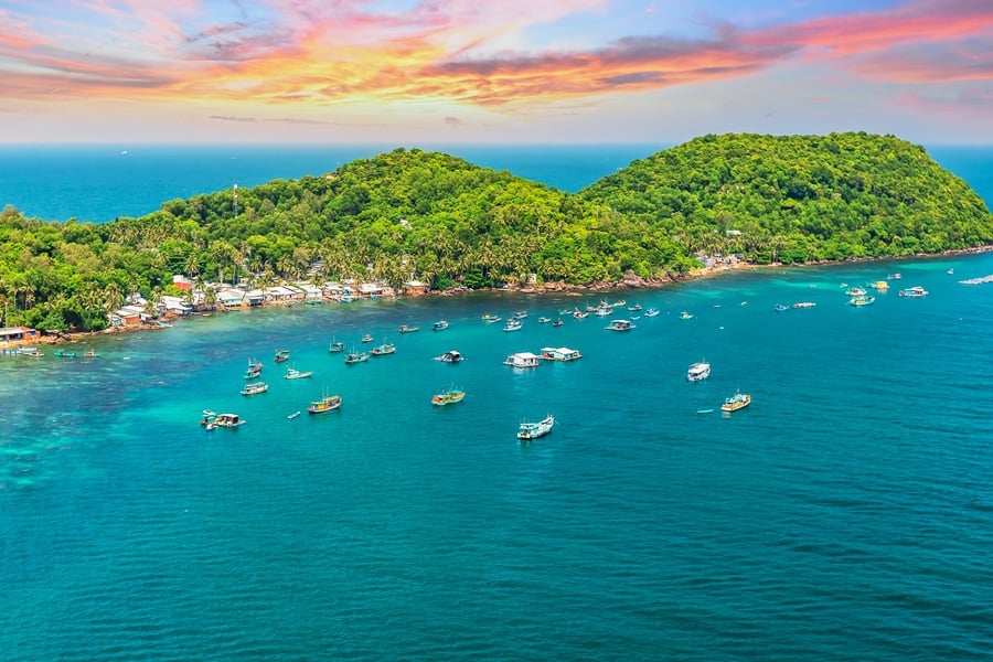 Exploring hidden islands around Phu Quoc