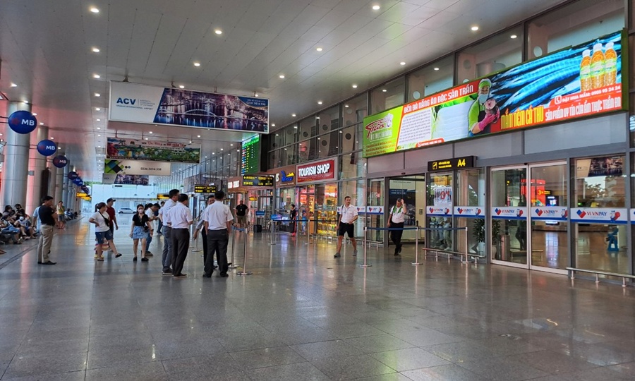 Business pickup service at the airport in Vietnam
