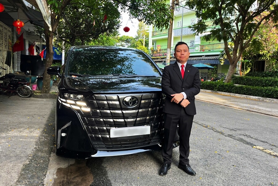 Business transfer service in Vietnam with professional transportation