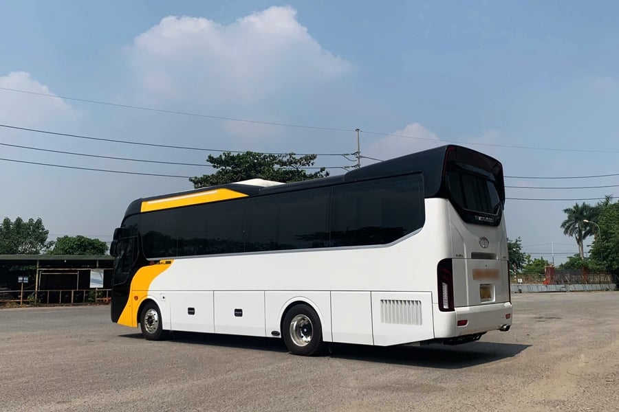 Luxury 19-seater bus rental in Vietnam for group and business travel