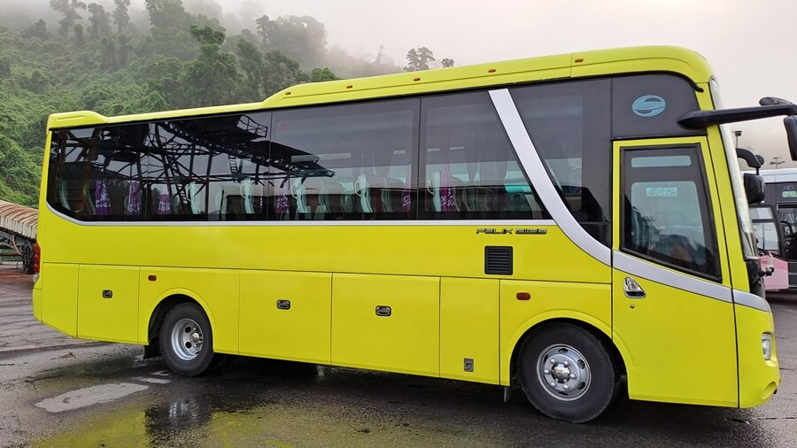 29-persoonsbus in Vietnam voor toeristen