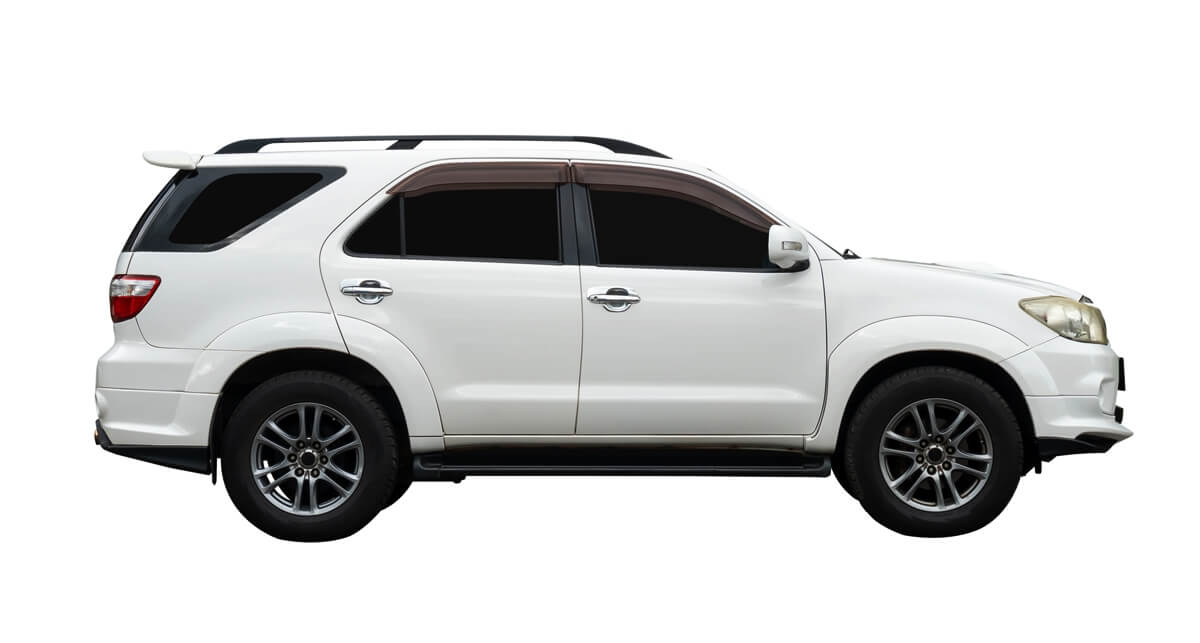 7-seat SUV car popular for renting in Dong Hoi