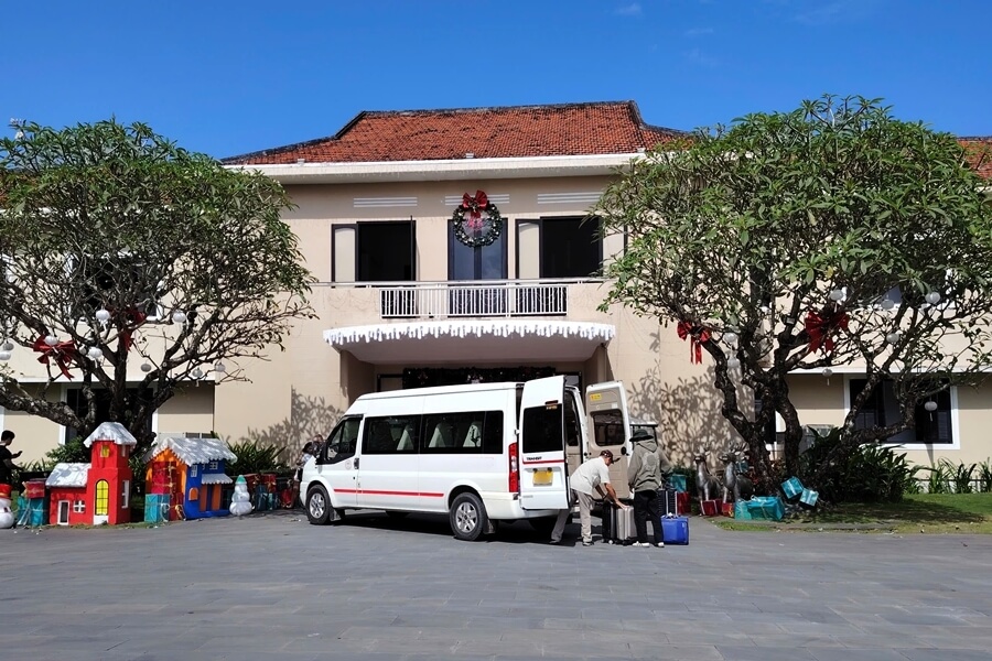 Hotel drop-off in Hoi An for a private transfer from Da Nang