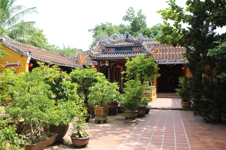 ourtyard and main hall of Cam Pho communal house, Hoi An