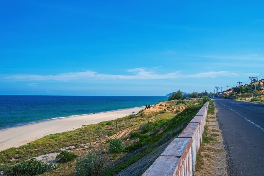 A coastal road following the shoreline in Mui Ne
