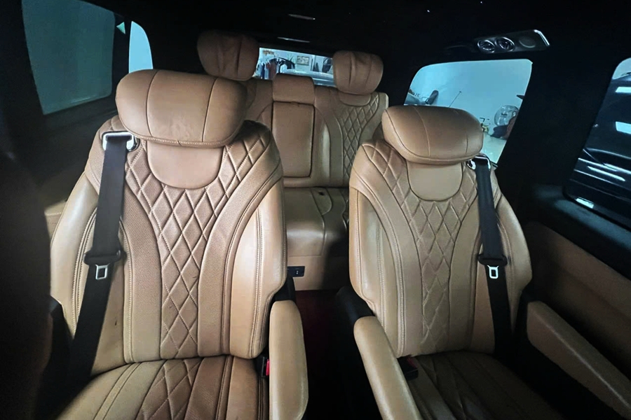 Premium leather seating in the 7-seater Mercedes Maybach