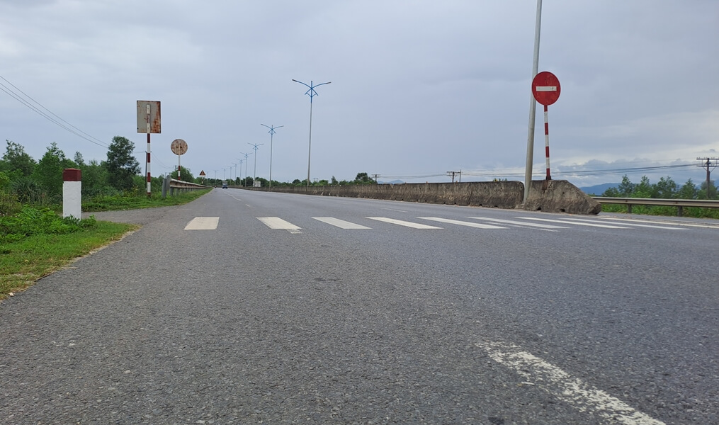 National Highway 1A between Quang Tri and Hue