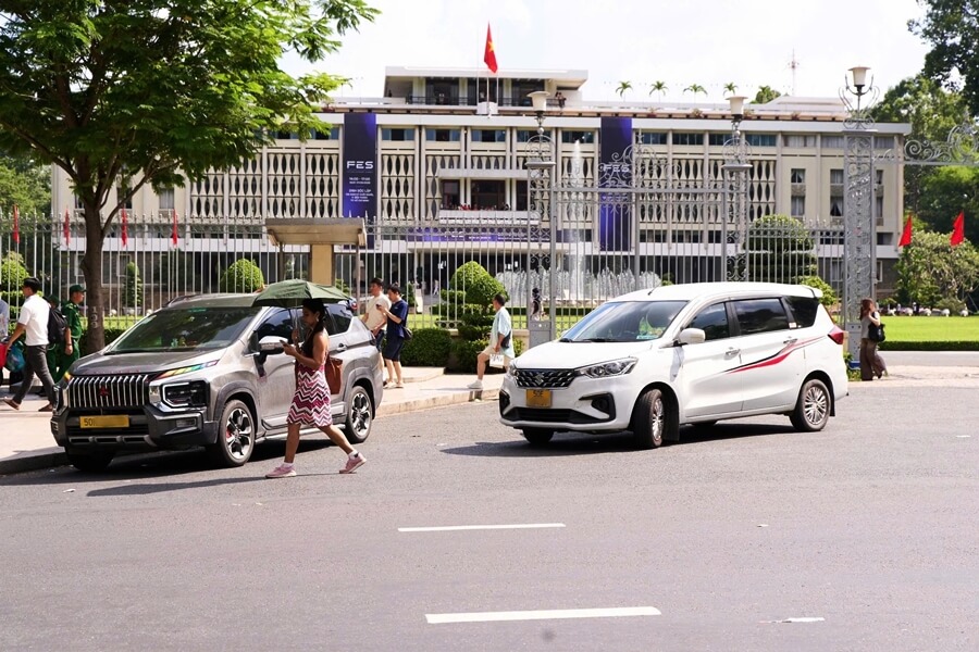 Private cars waiting for guests at the gate of Independence Palace in Ho Chi Minh City
